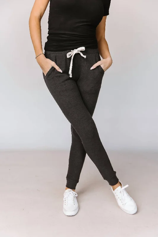 Hurry In Fleece Joggers In Stone