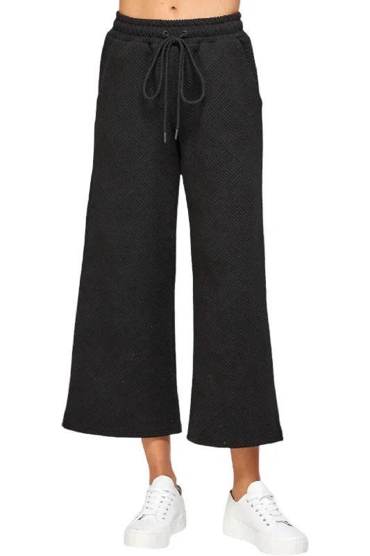 Weekend Deal Hamptons Textured Cropped Wide Pants In Black