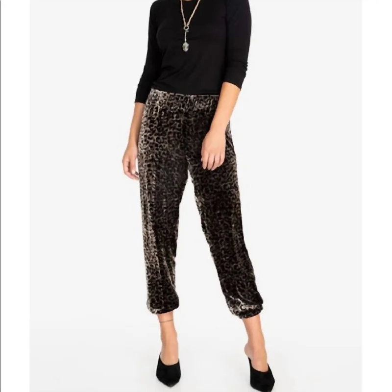 Value Deals Leopard Velvet Jogger In Mti