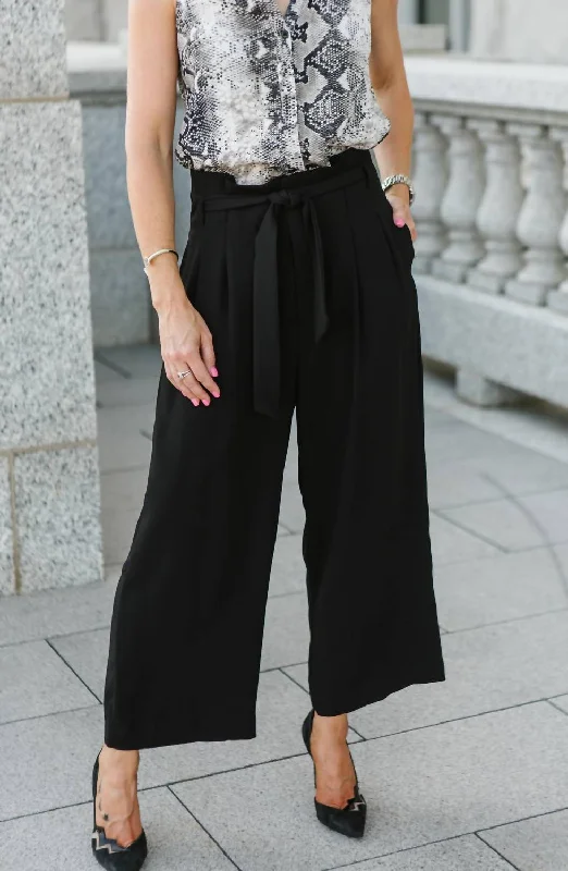 Bargain Alert Paperbag Crop Pant In Black