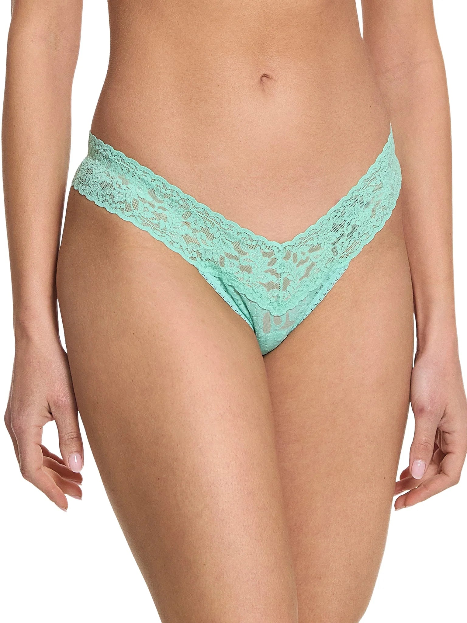Bargain Alert Low Rise Signature Lace Thong In Tulum - Hanky Panky