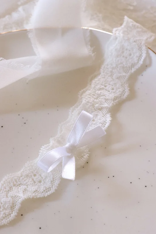 Great Deal BOW | SIMPLE WHITE LACE GARTER