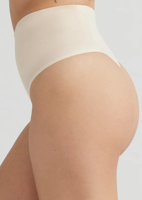 Weekend Discounts Worth Grabbing Fran Shaping Thong - Seamless