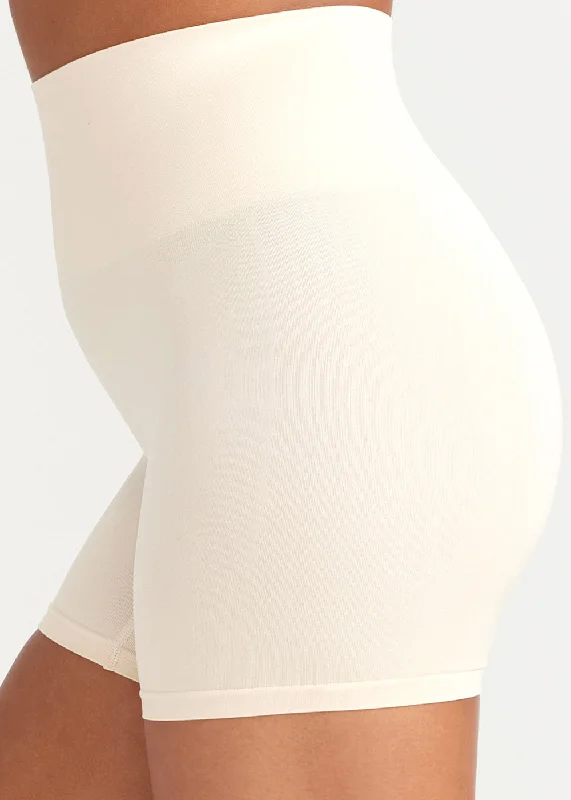 Weekend Bargains Await You Mona Shaping Short - Seamless